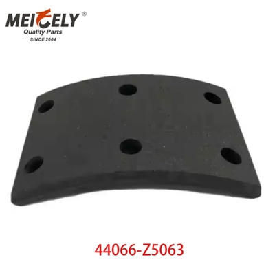 44066-Z5063 Lớp lót phanh 44066-Z5012 Chiếc xe tải Chiếc phanh cho Nissan UD